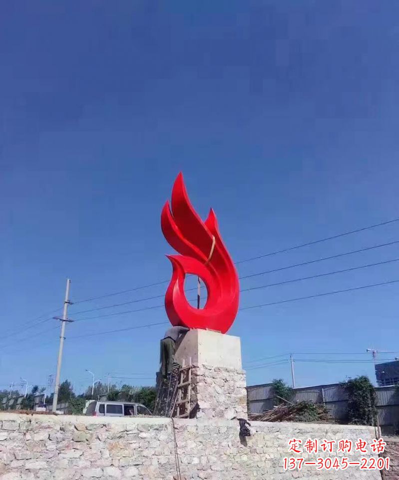 内江凤凰雕塑点缀城市的不锈钢景观