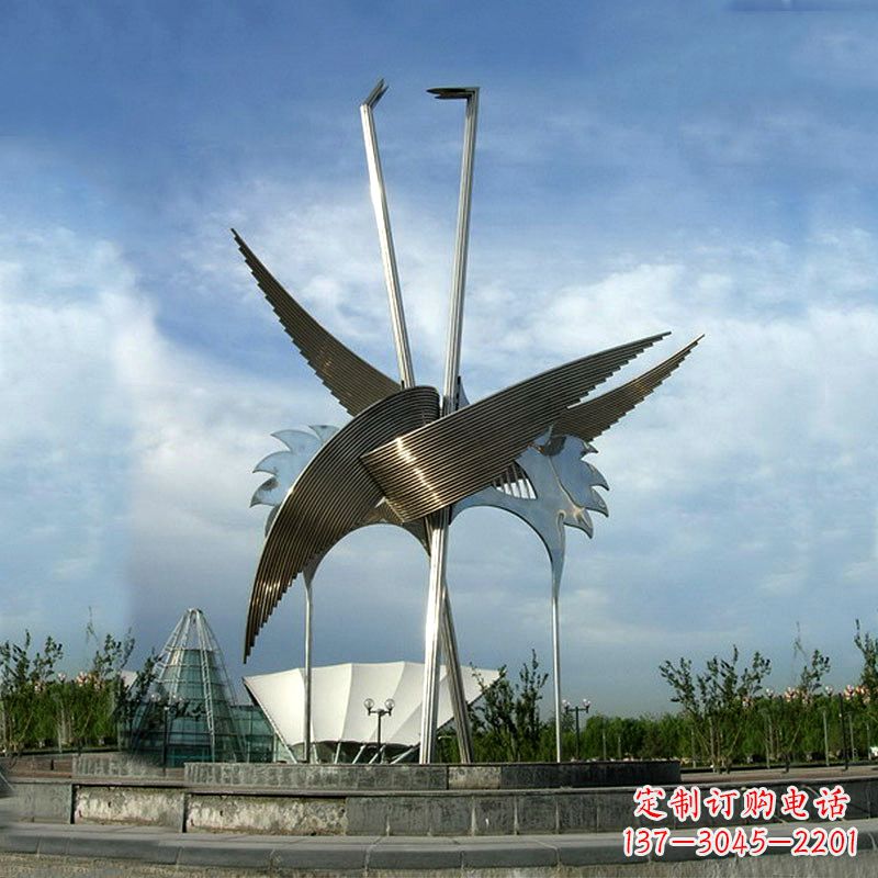 内江城市广场精美仙鹤雕塑