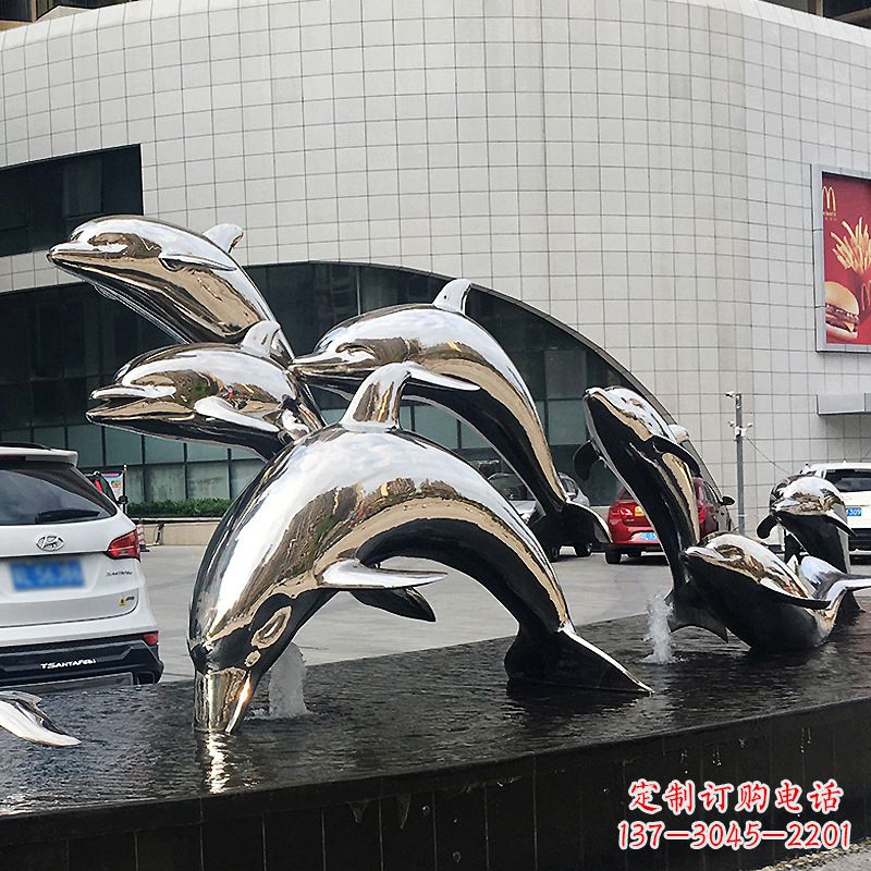 内江海豚雕塑点亮城市商场的不锈钢镜面水景