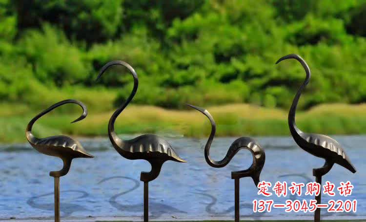 内江细节雕琢,让仙鹤雕塑活灵活现