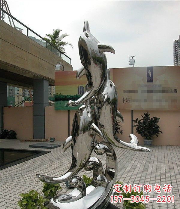 内江海豚雕塑表达创意与活力