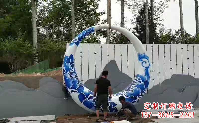 内江美丽的月亮雕塑