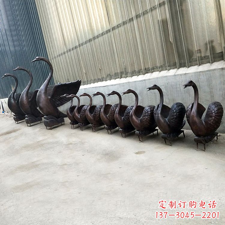 内江精致的铜质天鹅雕塑