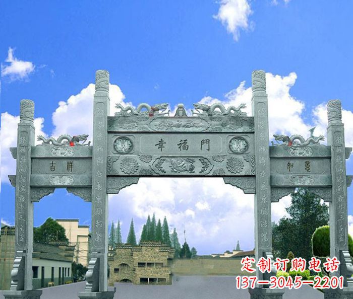 内江村庄三门牌坊的雕塑之美
