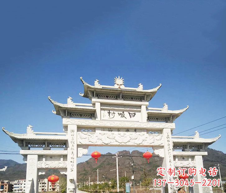 内江村庄的牌坊雕塑