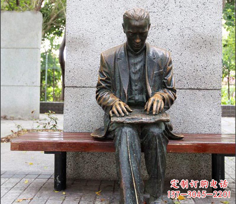 内江“男性英姿飒爽的雕塑”