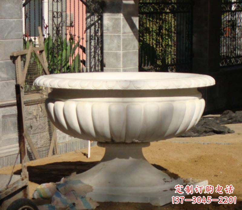 内江精美大理石花盆雕塑