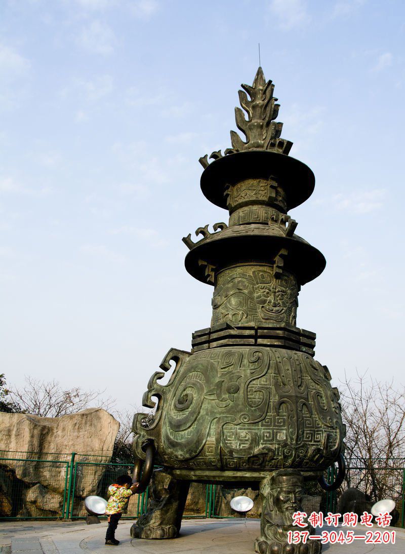 内江大型三足香炉寺庙铜雕塑