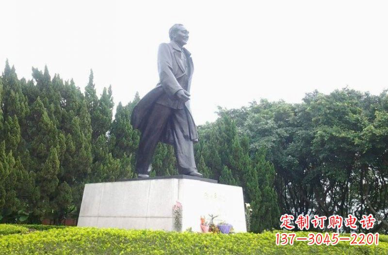 内江邓小平铜雕——传承伟人精神,流传中国精神