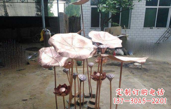 内江锻铜荷花荷叶莲蓬雕塑