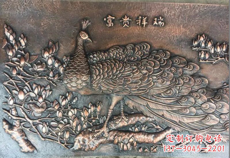 内江华丽锻铜孔雀雕塑