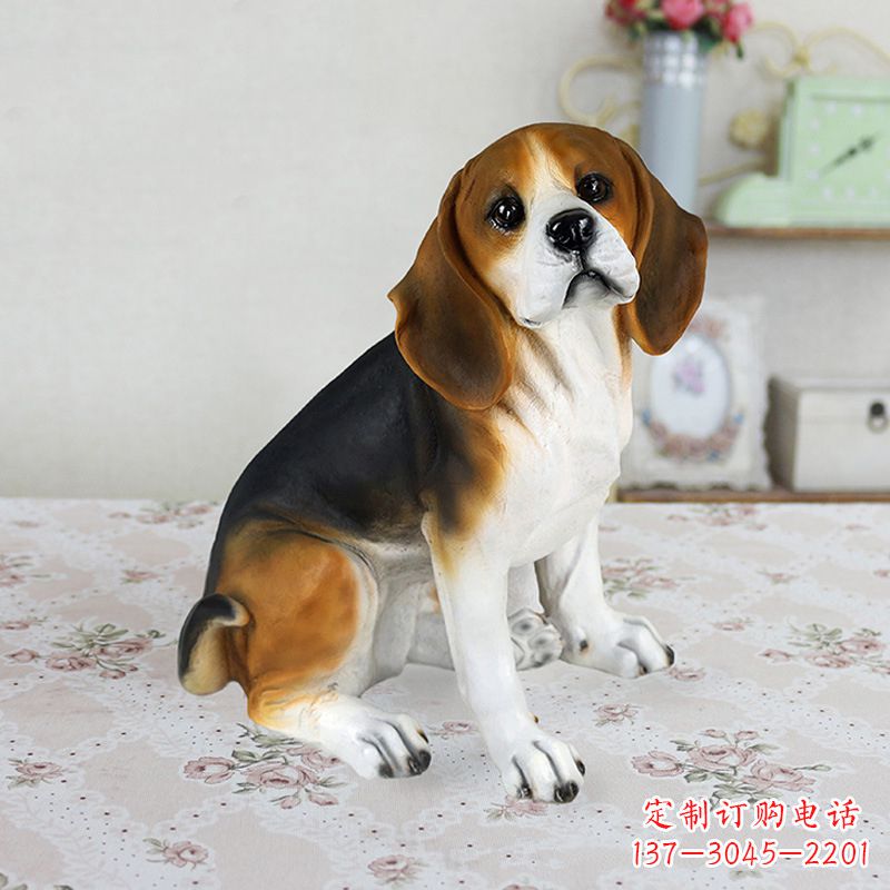 内江玻璃钢蹲姿仿真比格犬雕塑