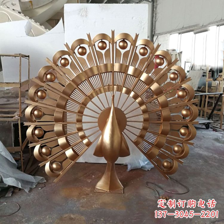 内江精致而又经典的仿铜色不锈钢孔雀雕塑
