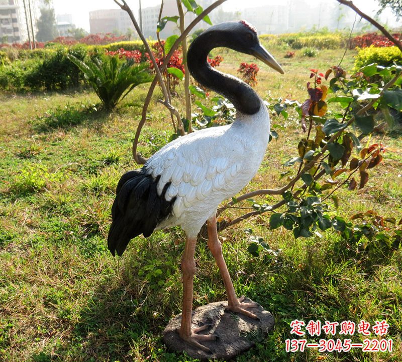 内江精致仙鹤雕塑,飞翔在自由的天空