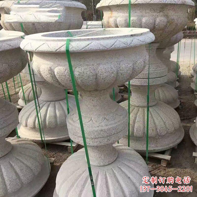 内江高墩砂岩石雕刻花盆精致技艺打造传统文化风韵