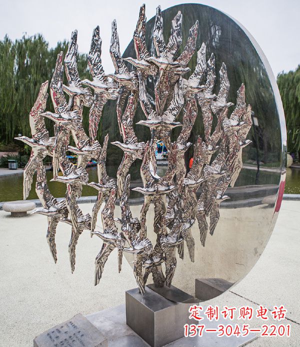 内江欣赏鸽子轻盈的美丽——不锈钢动物鸽子雕塑