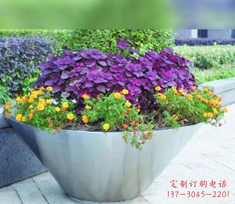 内江中领雕塑精致无比的花盆雕塑