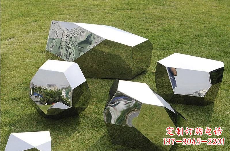 内江精美不锈钢鹅卵石几何雕塑