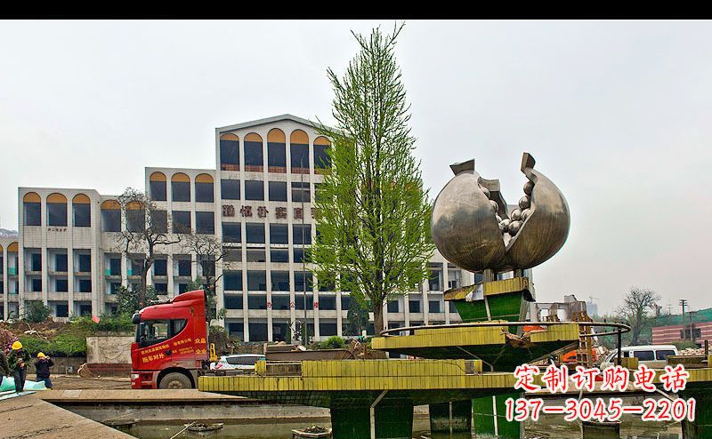 内江精美不锈钢石榴景观雕塑