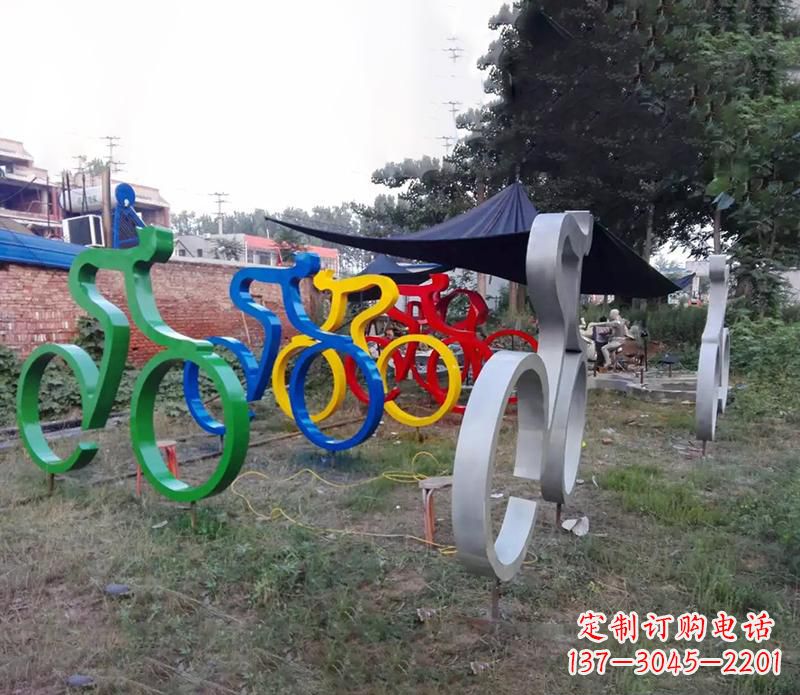 内江公园抽象不锈钢骑自行车雕塑