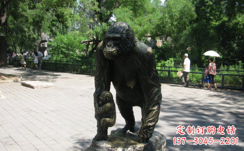 内江象征力量的猩猩铜雕