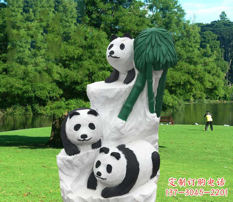 内江公园大熊猫雕塑