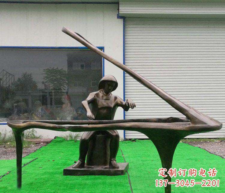 内江 传奇钢琴雕塑