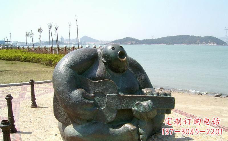 内江音乐驻足,公园弹吉他铜雕