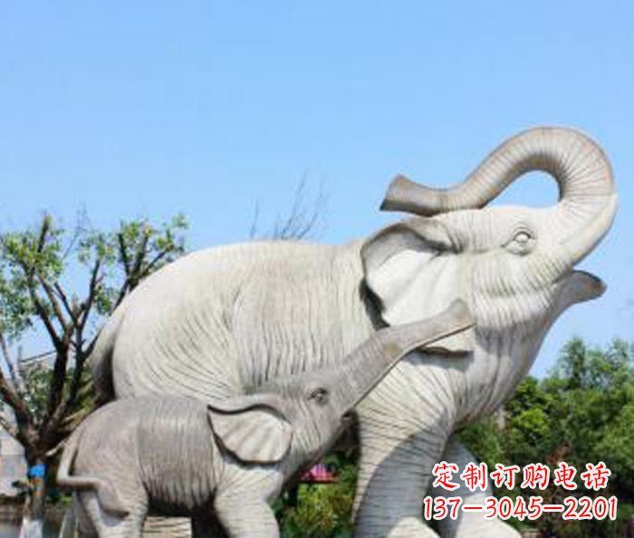 内江流动的大理石动物雕塑