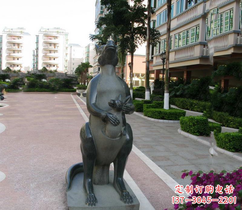 内江动物园礼品精美袋鼠雕塑