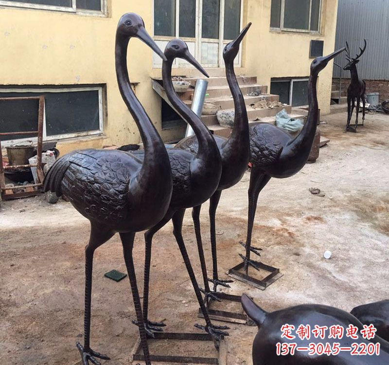 内江公园动物铜雕丹顶鹤