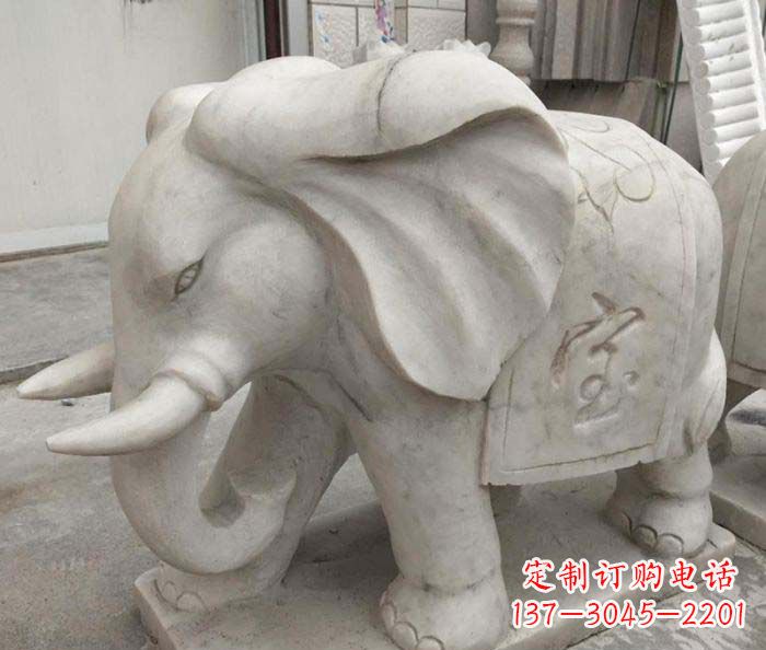 内江中领雕塑象征招财的精致大象石雕