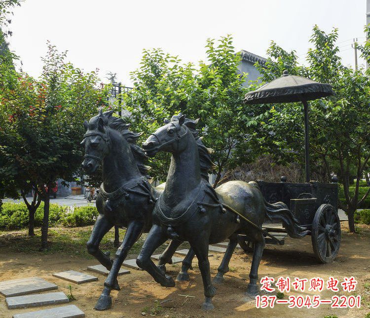 内江风格弥漫的古典马车铜雕