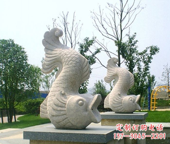 内江自然美妙的鲤鱼石雕