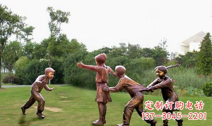 内江风格多变的老鹰雕塑