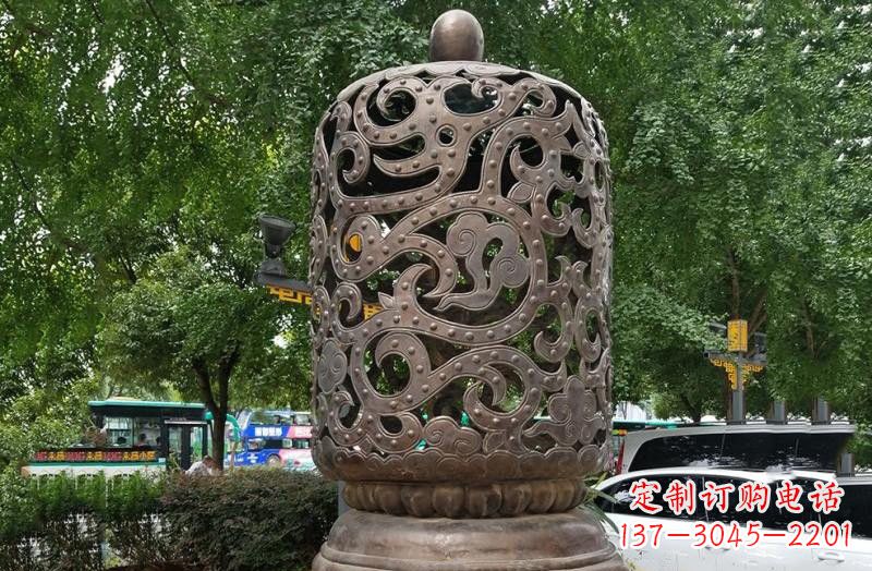 内江浪漫精致镂空灯笼铜雕
