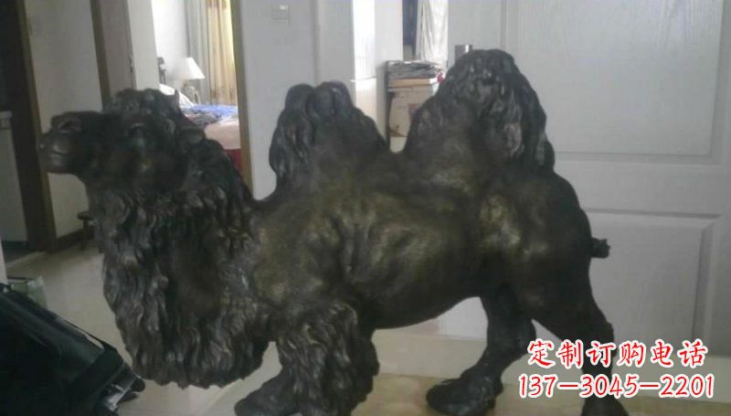 内江室外骆驼铜雕塑,为公园景观增添美感