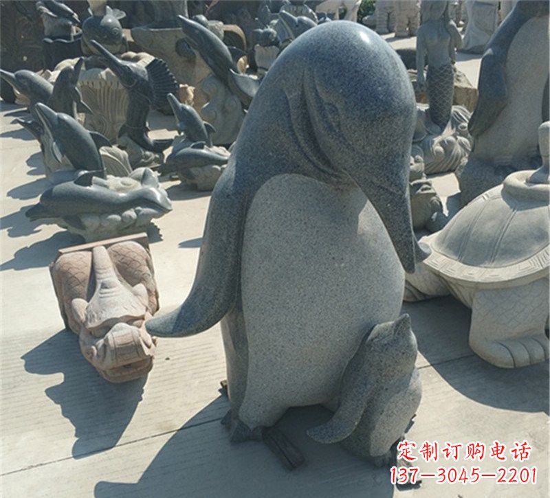 内江公园母子企鹅石雕