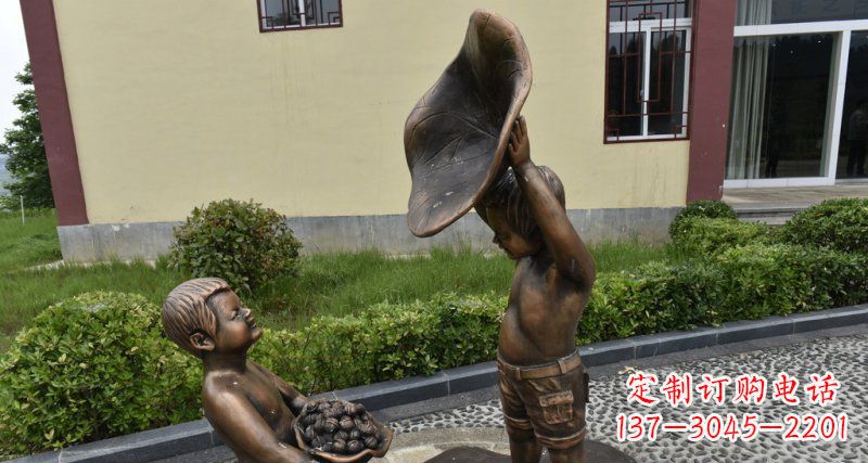 内江精美铜雕帽子装核桃的小男孩