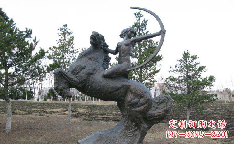内江公园骑马女人射箭铜雕