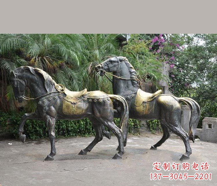 内江公园铜雕戴马鞍的马