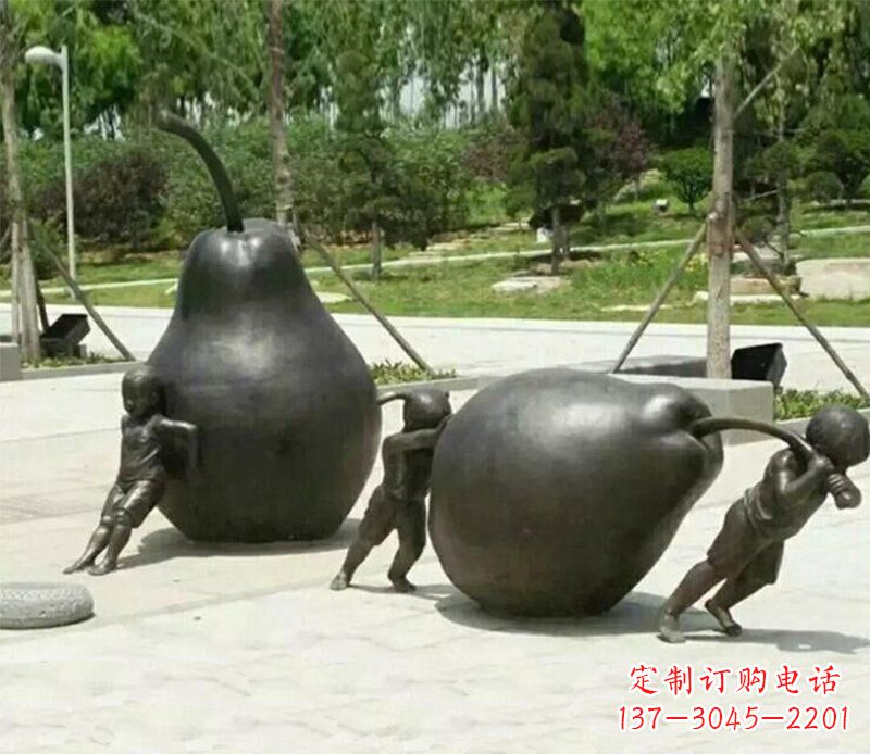 内江迷人的孩童铜雕