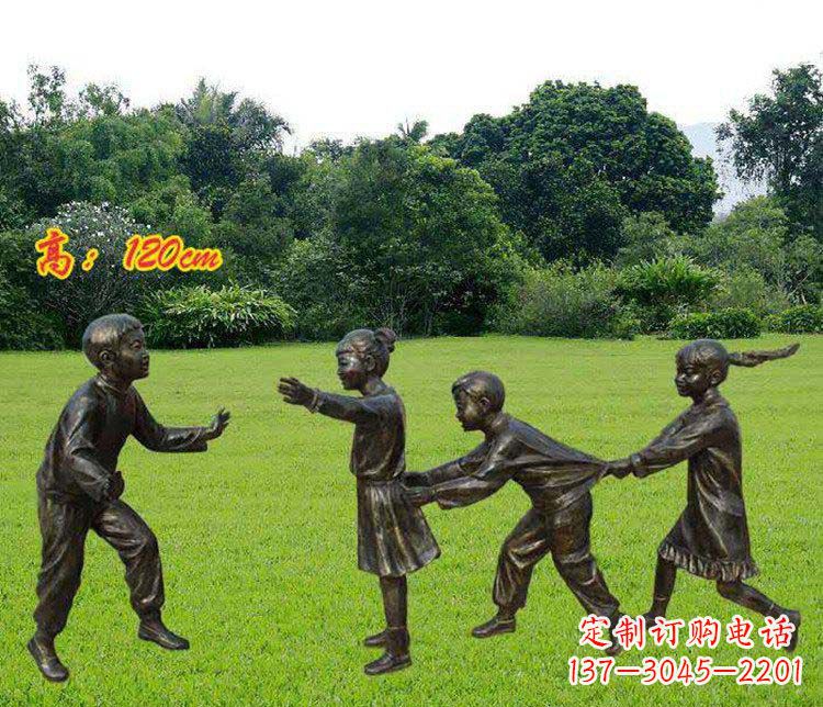 内江公园玩老鹰捉小鸡的儿童小品铜雕 (2)