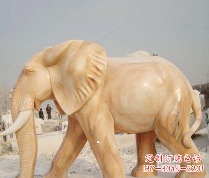 内江公园晚霞红大象雕塑