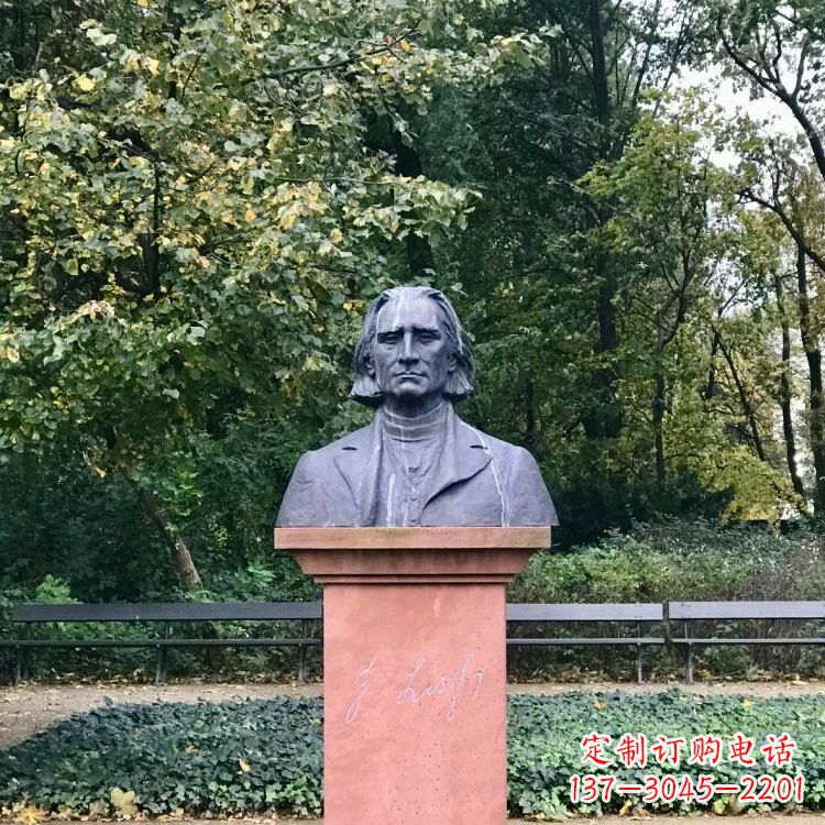 内江钢琴音乐家肖邦的经典雕塑