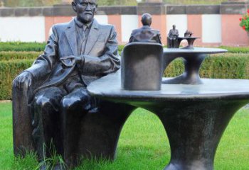 内江西格蒙德·弗洛伊德情景雕塑，见证历史