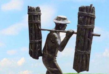 内江精美老人铜雕，传承古代挑柴精神
