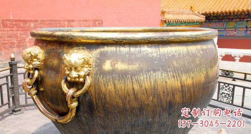 内江故宫圆形水缸铜雕,展现古典典雅之美