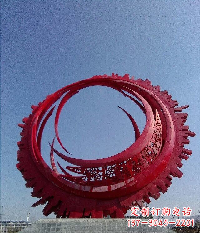 内江精致而又引人注目的不锈钢齿轮雕塑