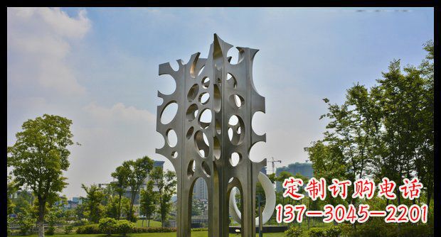 内江定制化大型不锈钢松树雕塑